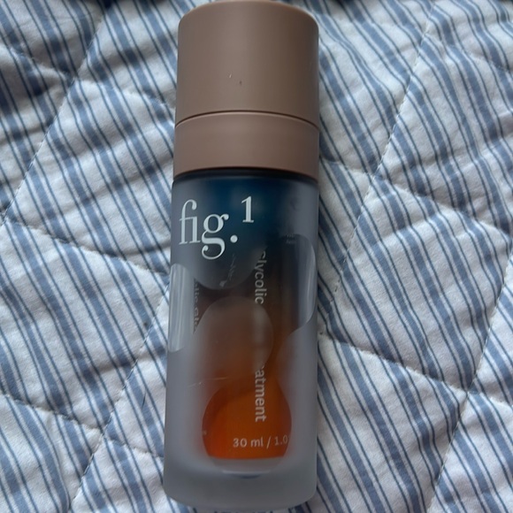 New FIG 1 GLYCOLIC GLOW TREATMENT $40 insane deal - Picture 2 of 3